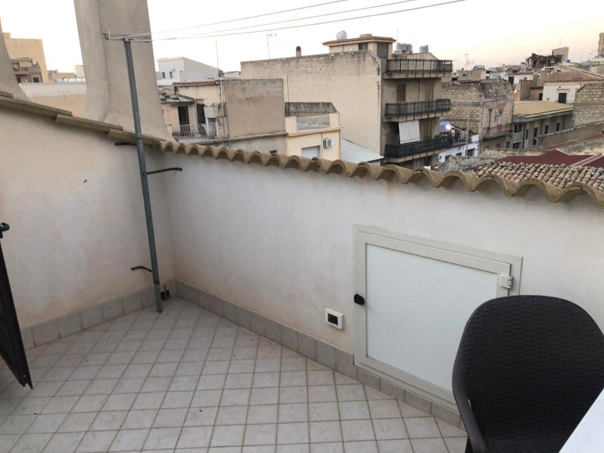 Mansarda Mentana Due Apartment Vittoria Bagian luar foto