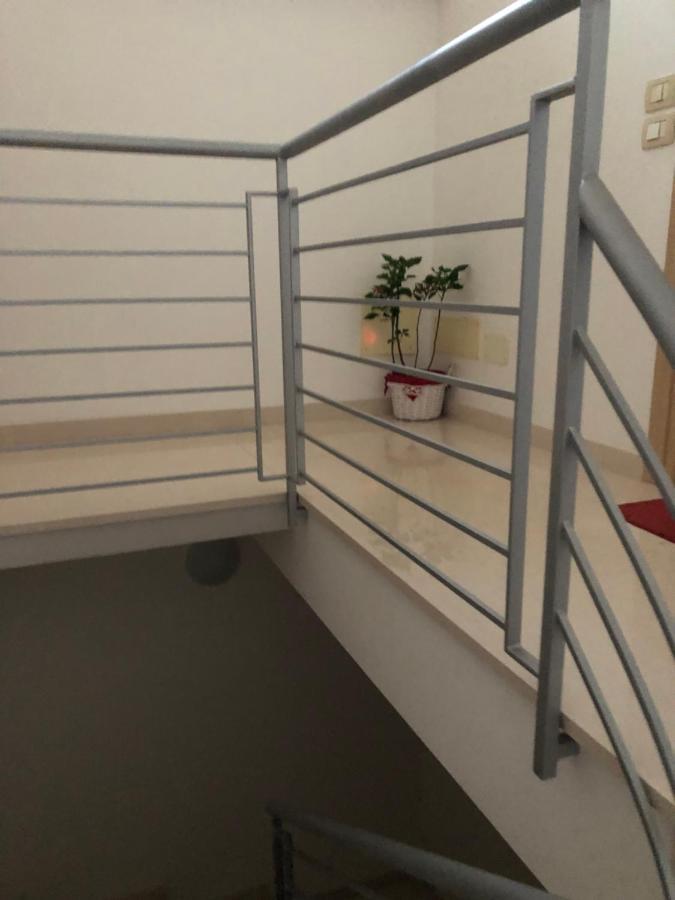 Mansarda Mentana Due Apartment Vittoria Bagian luar foto