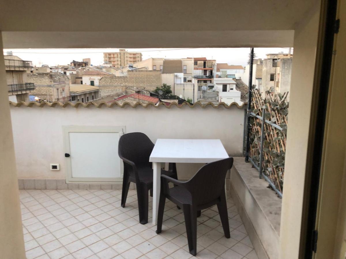 Mansarda Mentana Due Apartment Vittoria Bagian luar foto