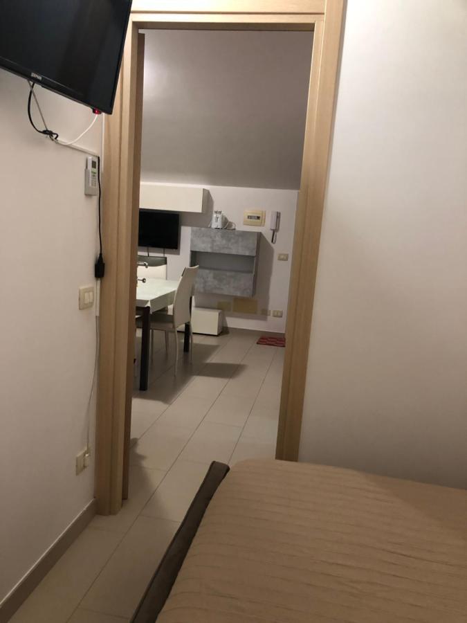 Mansarda Mentana Due Apartment Vittoria Bagian luar foto