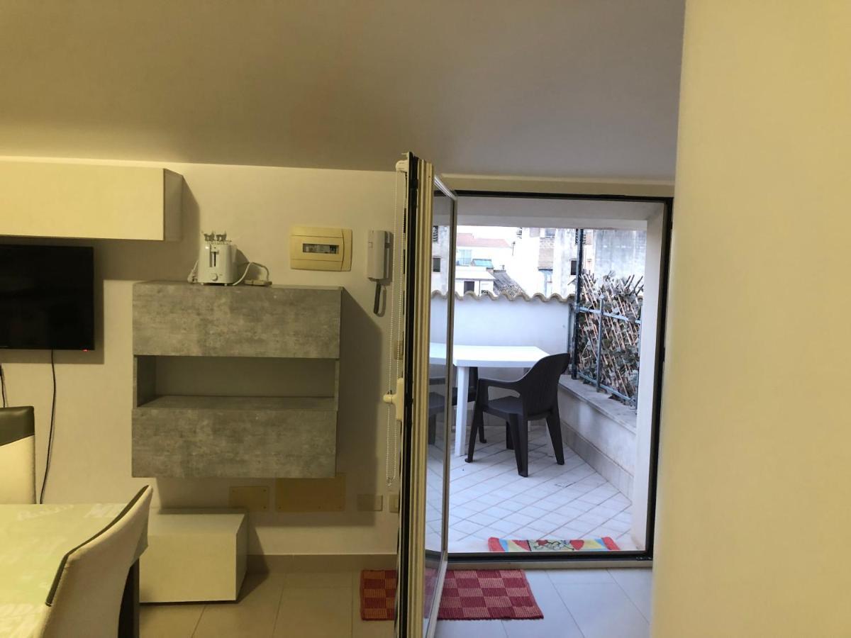 Mansarda Mentana Due Apartment Vittoria Bagian luar foto