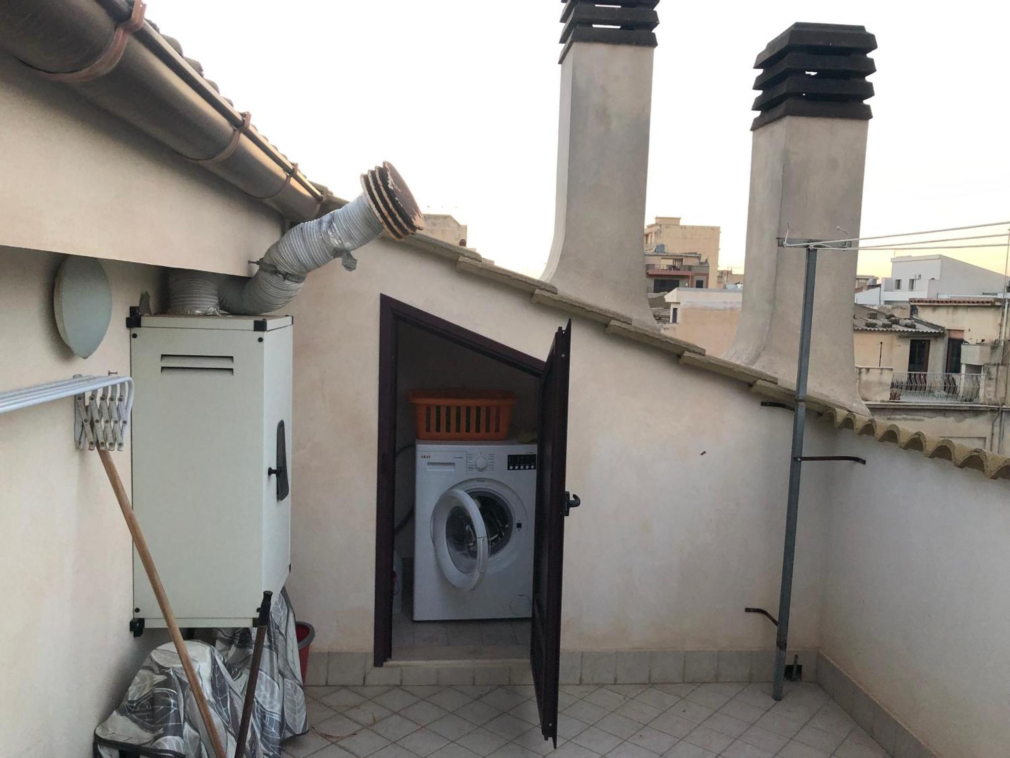 Mansarda Mentana Due Apartment Vittoria Bagian luar foto