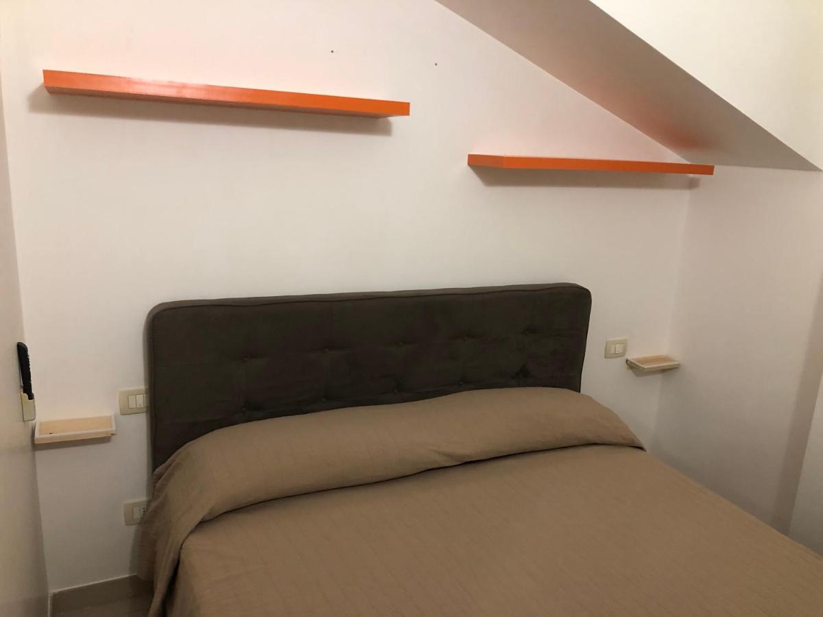 Mansarda Mentana Due Apartment Vittoria Bagian luar foto