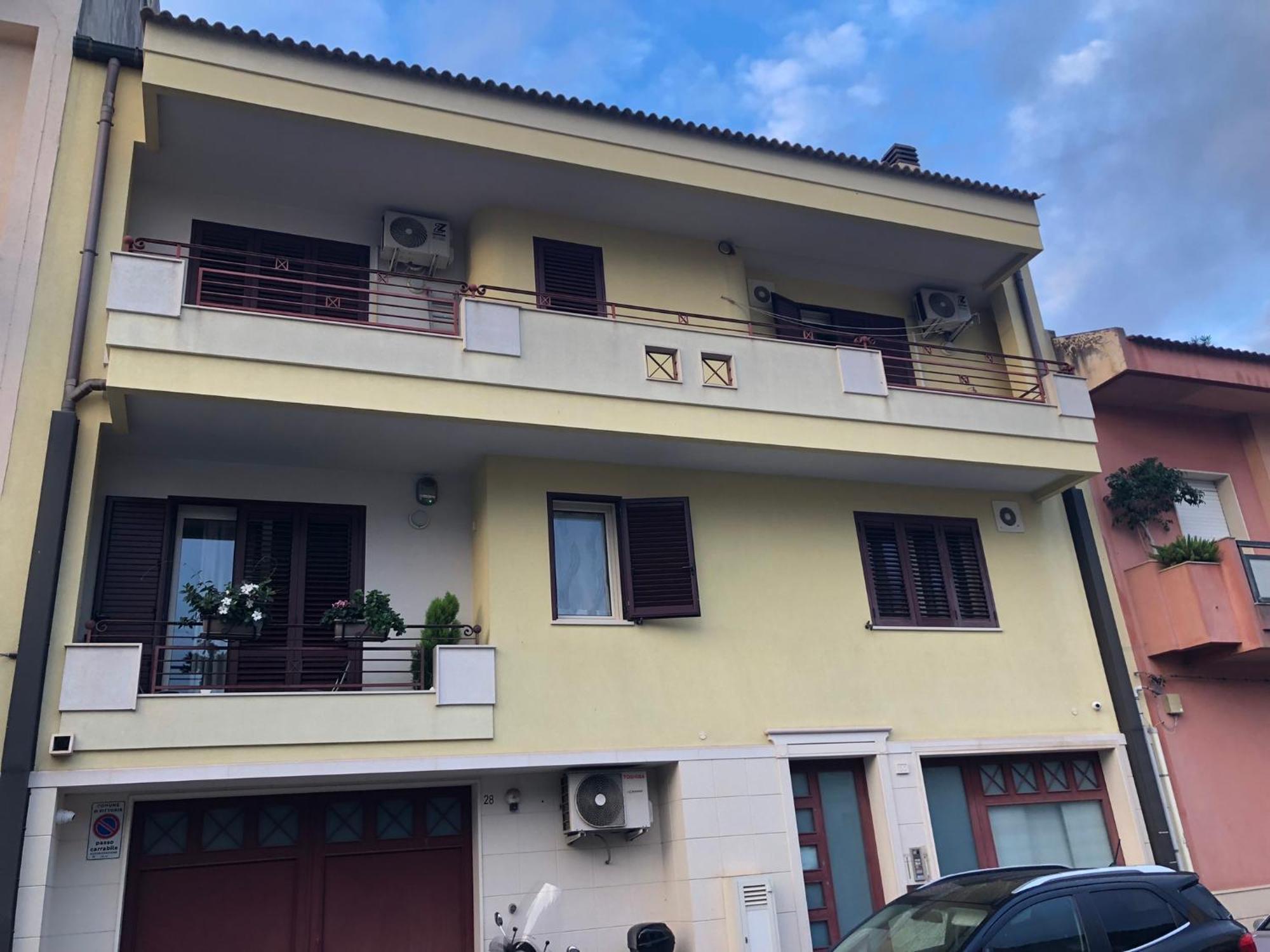 Mansarda Mentana Due Apartment Vittoria Bagian luar foto